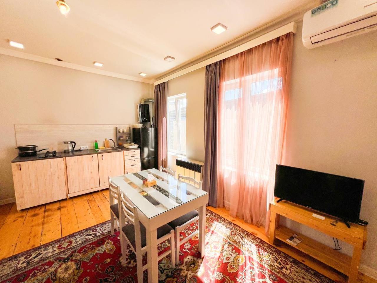 "Stairs"Guest House Jerevan Buitenkant foto