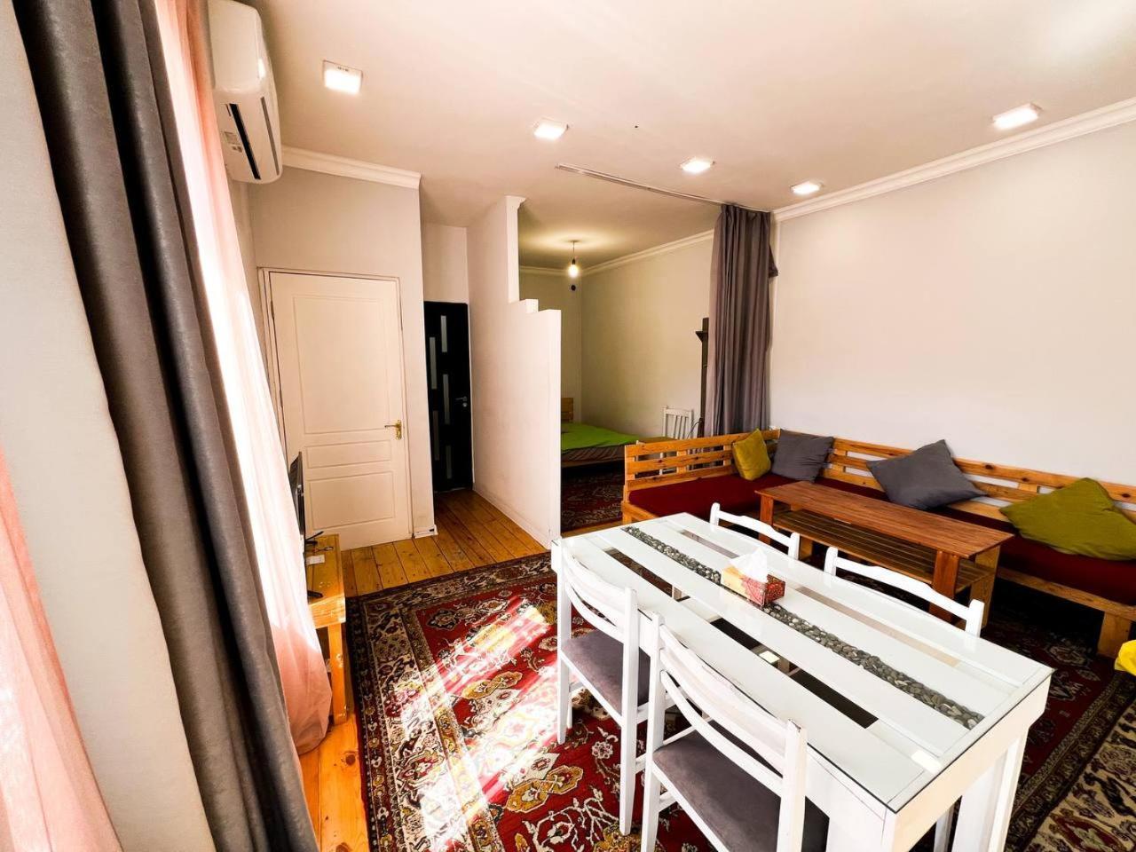 "Stairs"Guest House Jerevan Buitenkant foto